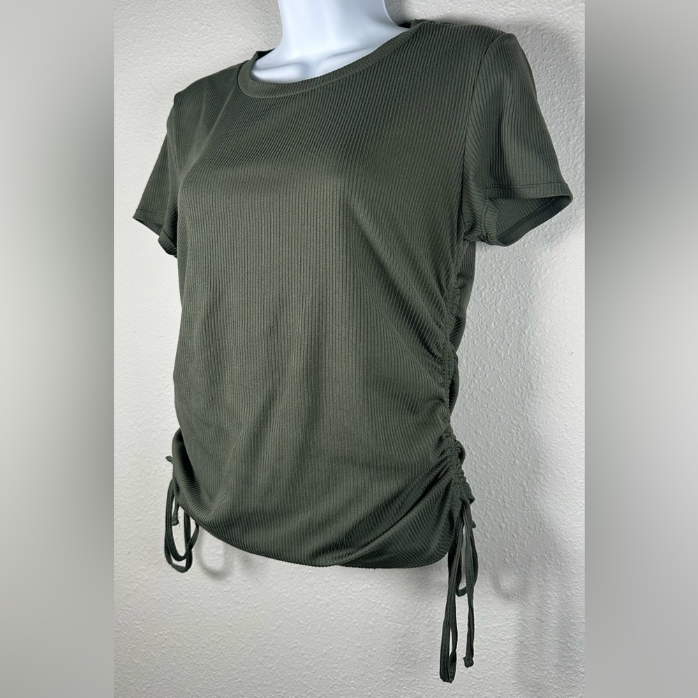 No Boundaries Juniors Olive Green Side Ruched Crew Neck Top Size M 7-9